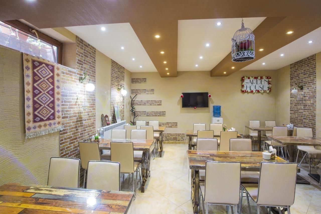 Отель Hotel Garden House Тбилиси-44