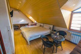 Отель Hotel Garden House Тбилиси Номер Делюкс-10