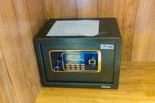 Отель Hotel Garden House Тбилиси Улучшенный двухместный номер с 1 кроватью или 2 отдельными кроватями-14