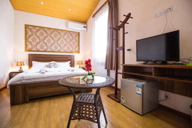 Отель Hotel Garden House Тбилиси-14